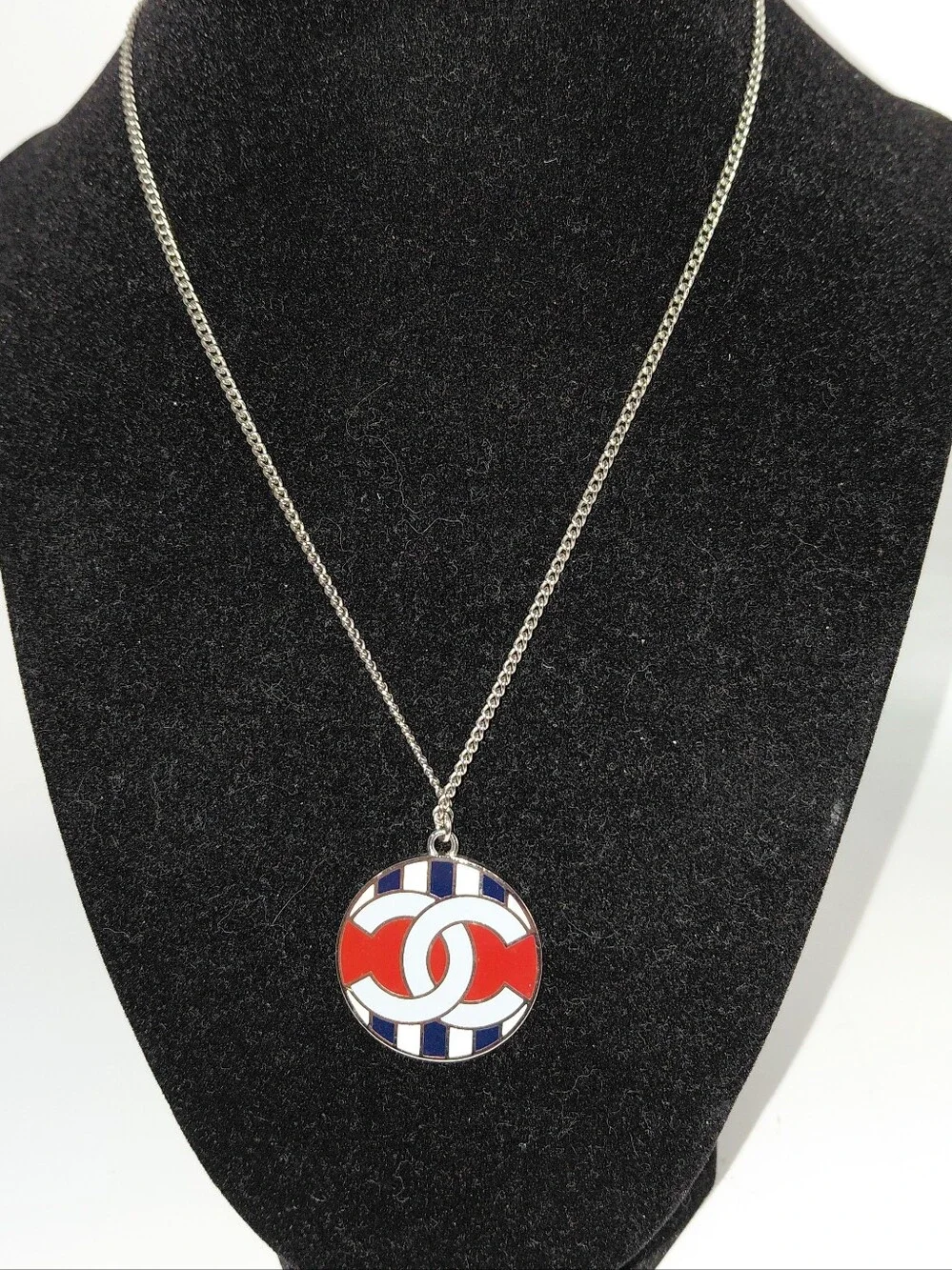 2016 CHANEL Red, White & Black Enamel CC Pendant Necklace!